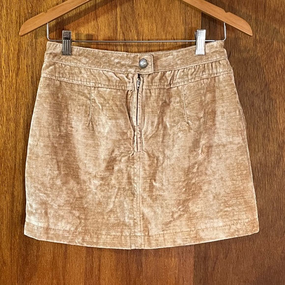 FREE PEOPLE Crushed Velvet Tan Mini Skirt Sz 4 - Picture 2 of 4